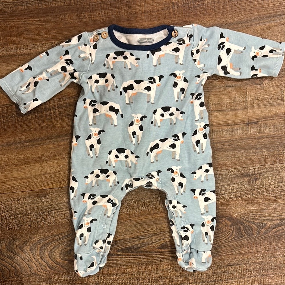 Mud Pie Blue Cow Print sleeper 0-3M